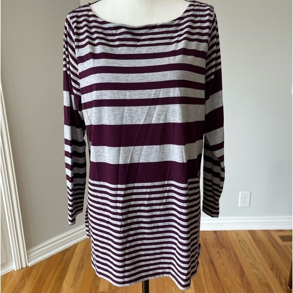 Sunday top in wine and gray in a size 1X - Picture 1 of 11